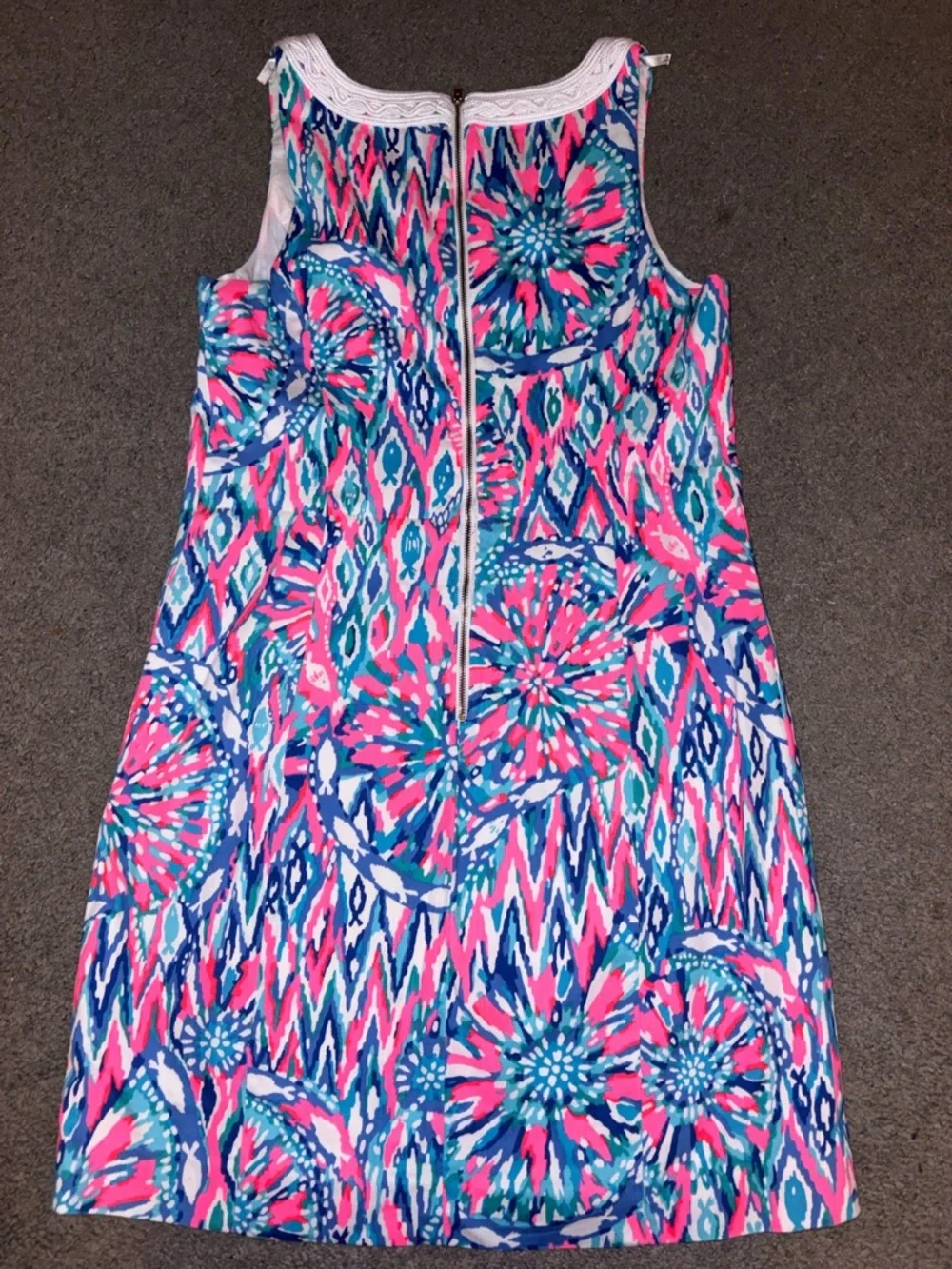 Lilly Pulitzer Gabby Shift Dress Size 8 – Tiki Pink “Shake It Up” 🌴💗 - Picture 4 of 5